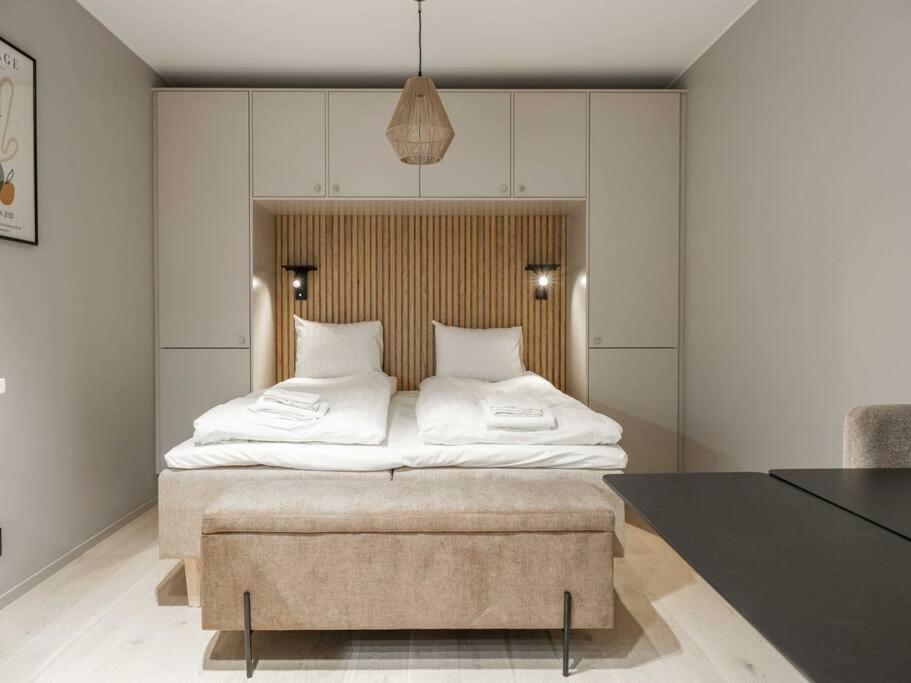 Slopeside Serenity In Are Ski In Ski Out Studio- No Windows 외부 사진
